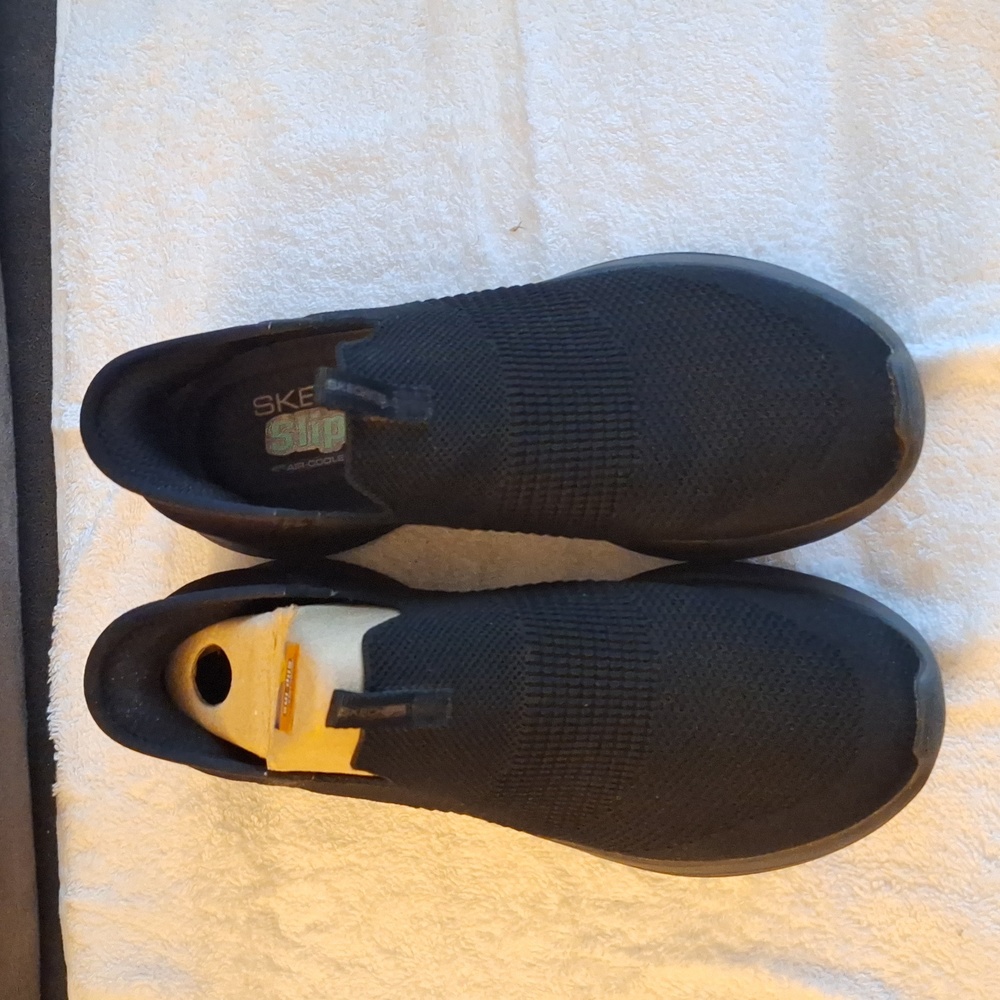 Women's shoes size 8 blak use  one's
